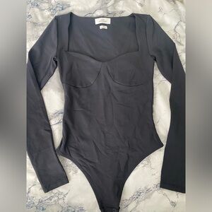 Aritzia Babaton Lange Contour Bodysuit